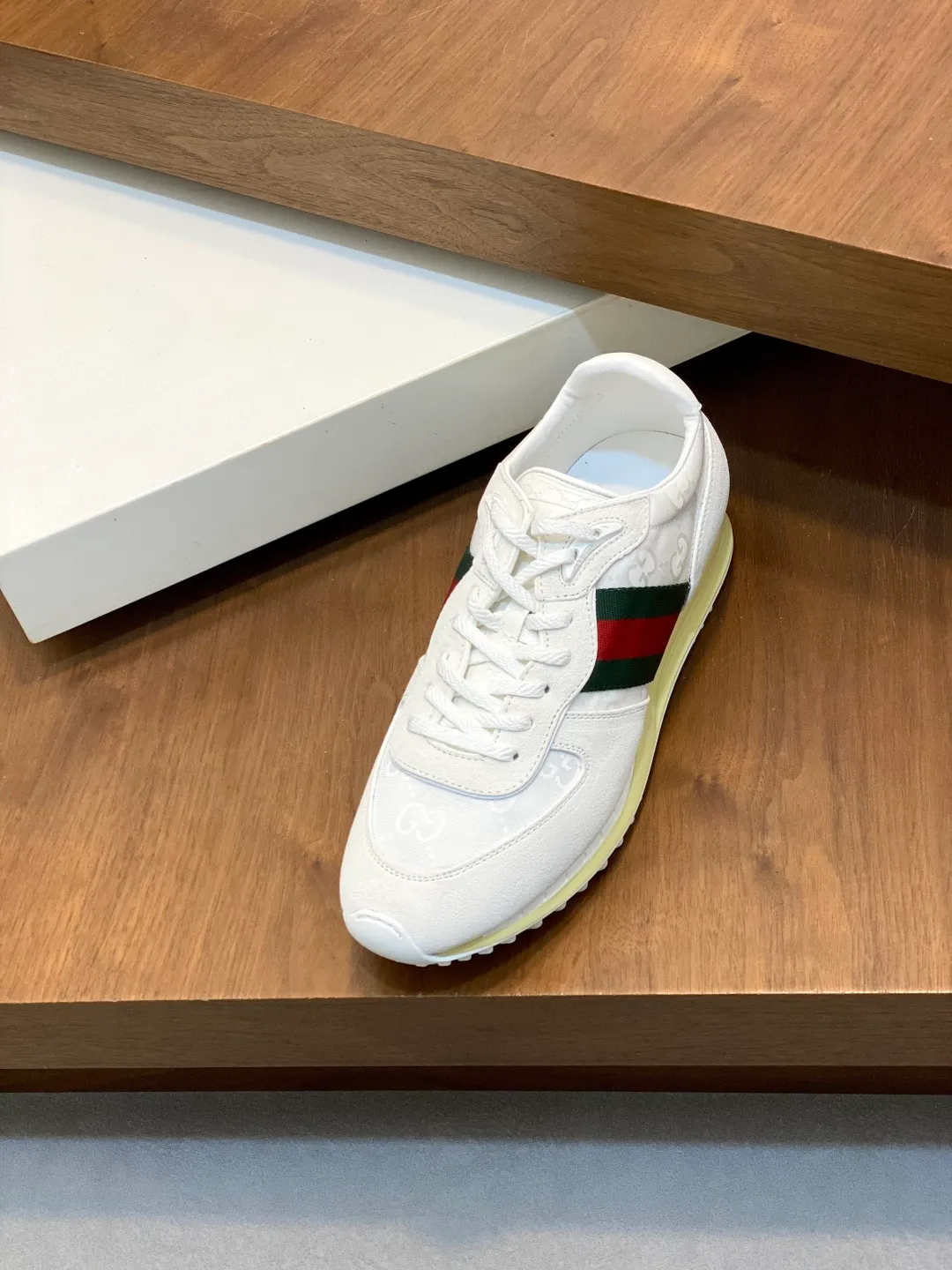 Men's shoes 💰660 [Gucci] Gucci - high-end quality original order 👩🏻‍❤️‍👨🏻 couple wear 🔍🔍🔍 casual sports shoes - upper: 🔝 suede calfskin, shoe body brand totem cloth. brand webbing, tongue. heel. air pressure brand logo - lining: water-dyed sheepskin -Outsole: ultra-light TPU foam·TR rubber; two-color molded outsole -Ultra-high quality control·fine workmanship: highlighted (high-end·exquisite·class) -Size: same style for men and women 36-44 (female 35, 40, male 45, 46 can be customized)·